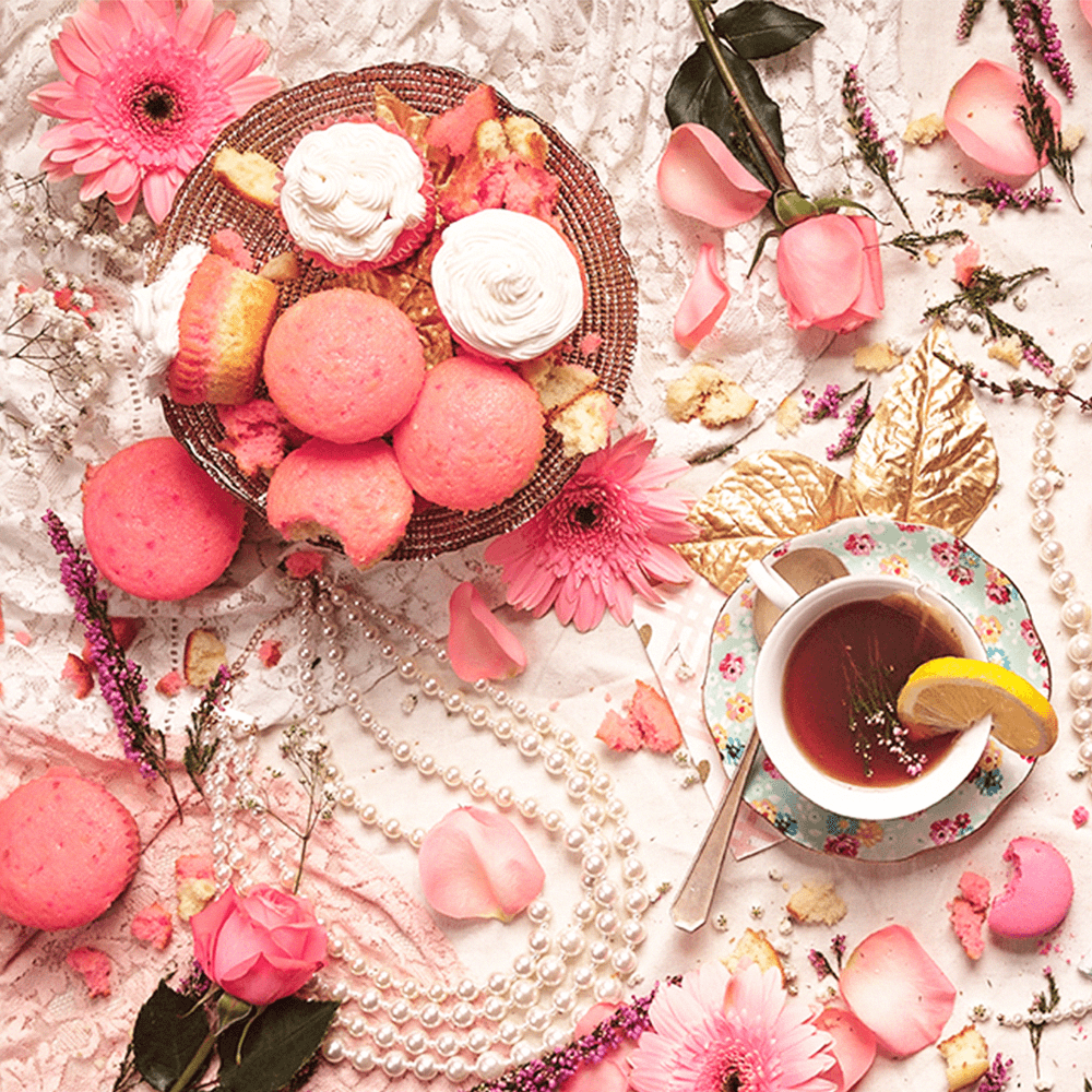 Table dans le style Marie Antoinette 