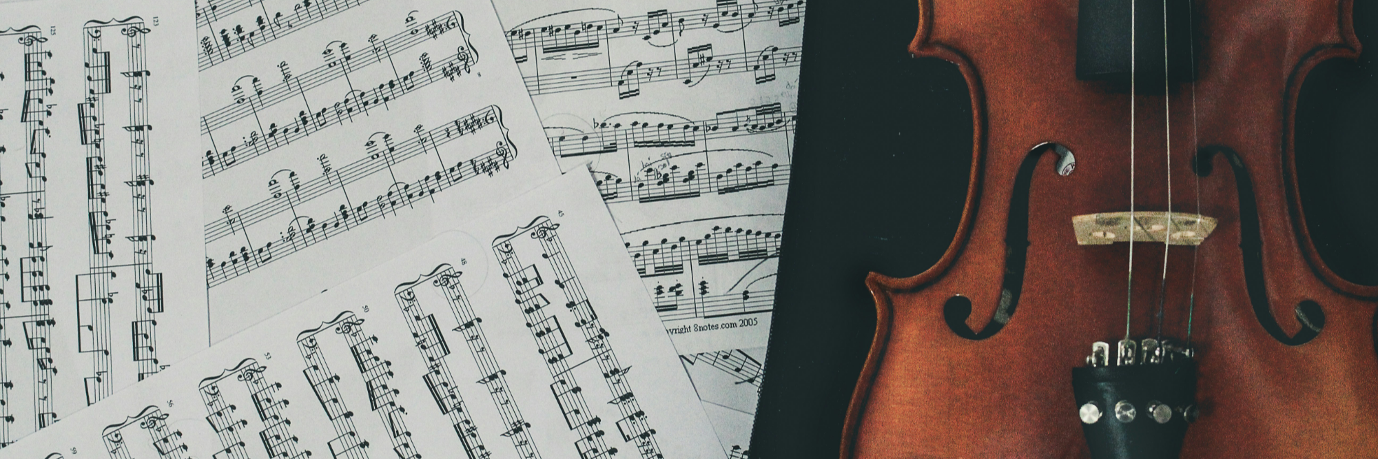image de violon et partition