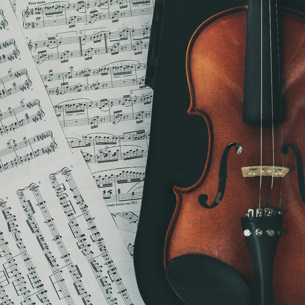 image de violon et partition